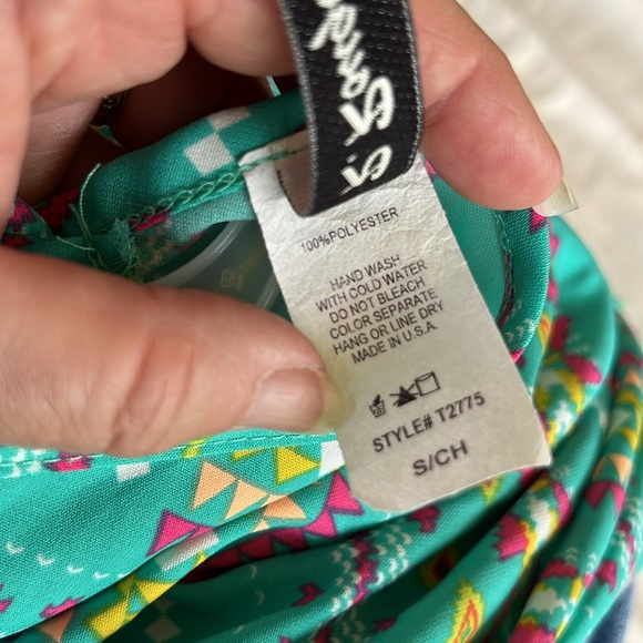 R.Rouge halter style top. 100% polyester size small - Picture 4 of 4